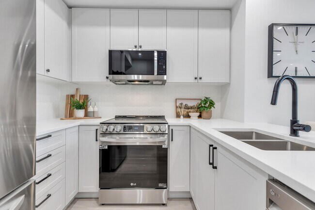Photo du bâtiment - 20144-20186 86 Ave