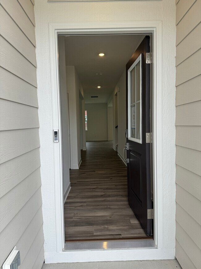 Building Photo - 2117 Egbert Rd