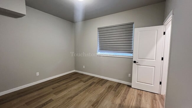 Building Photo - Sought After Modern 3-Bedroom Home!