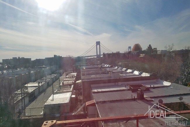 Building Photo - Awesome Studio in Bay Ridge!