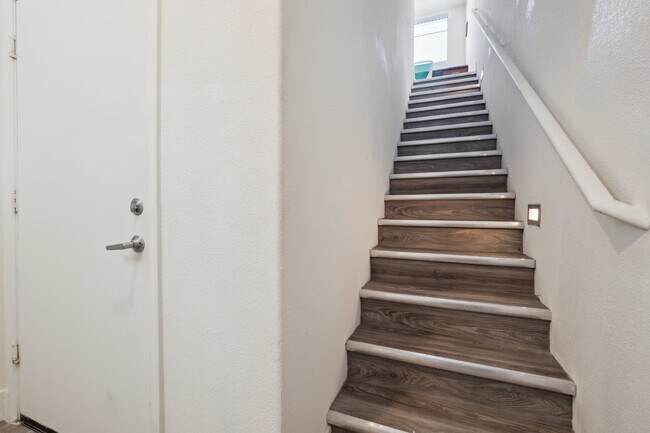 Building Photo - 6610 N 93rd Ave