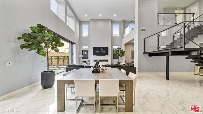 Foto del edificio - 5 br, 6 bath House - 20345 W Windsor Ln