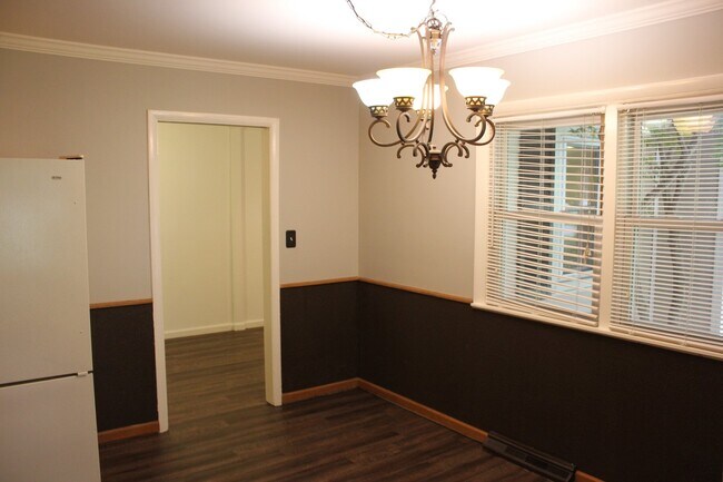 Building Photo - Available Now!!  Kearsley Schools!!