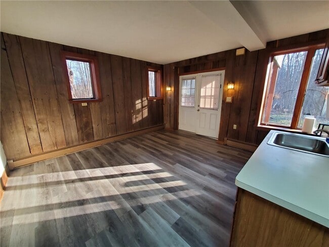 Foto del edificio - 229 Wilkinson Rd