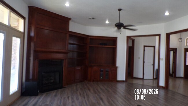 Building Photo - 114 Sandy Trail Cir