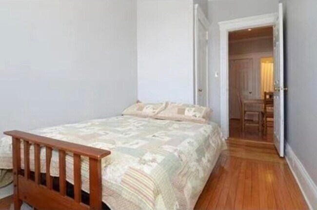 Foto del edificio - 374 Chestnut Hill Ave