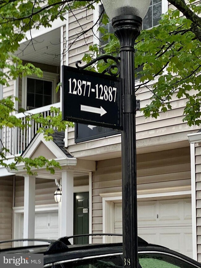 Foto del edificio - 12877 Fair Briar Ln