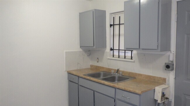 Foto del edificio - 8410 Brandon St