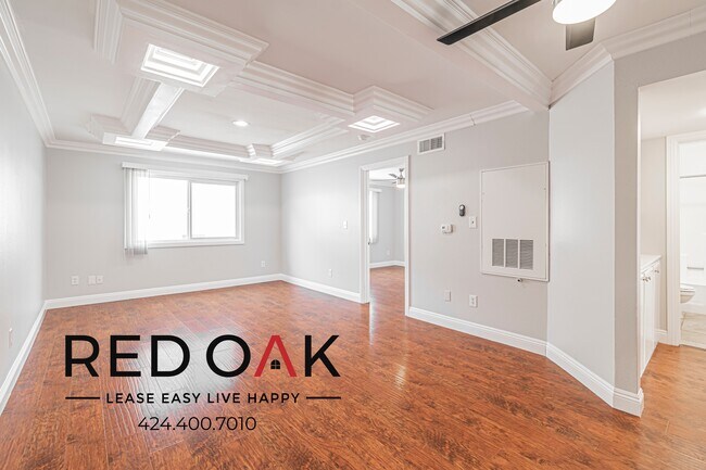 Foto del edificio - 5325 Cartwright Ave