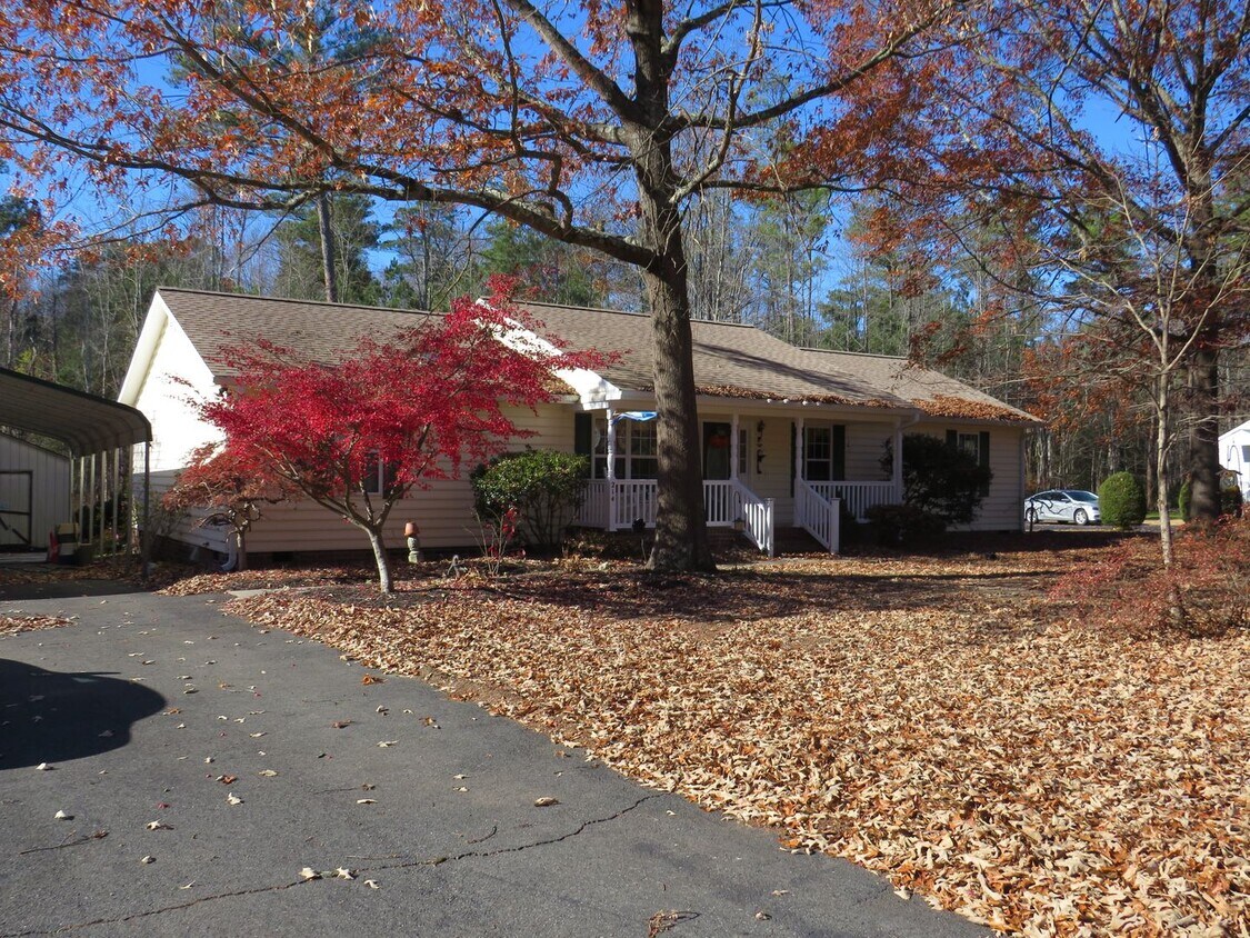 214 Revelle Rd, Tappahannock, VA 22560 House Rental in Tappahannock