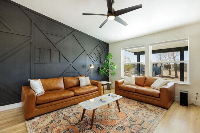 Building Photo - Beautiful 5 Bedroom 4 Bathroom with AMAZING VIEWS!!