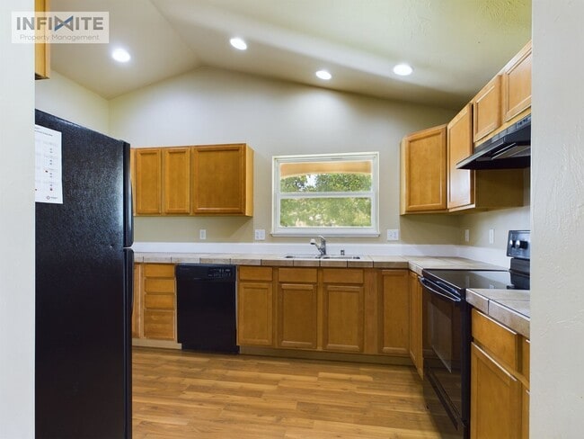 Building Photo - 1113 Las Campanas Dr