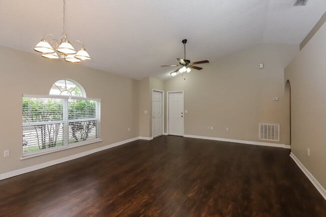 Building Photo - 11426 Ivy Flower Loop