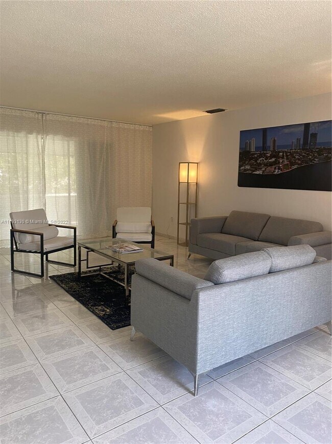 Building Photo - 301 186th St