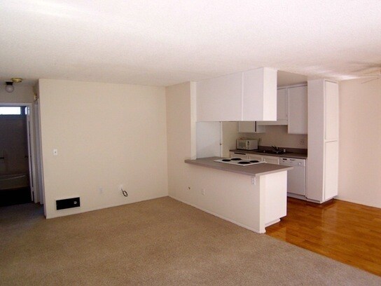 Foto del edificio - 9522 Carroll Canyon Rd