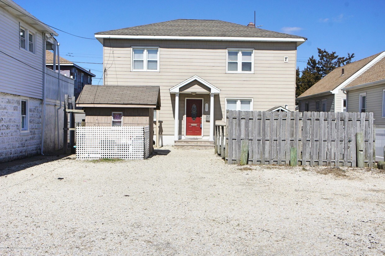 130 Franklin Ave, Seaside Heights, NJ 08751 Townhome Rentals in