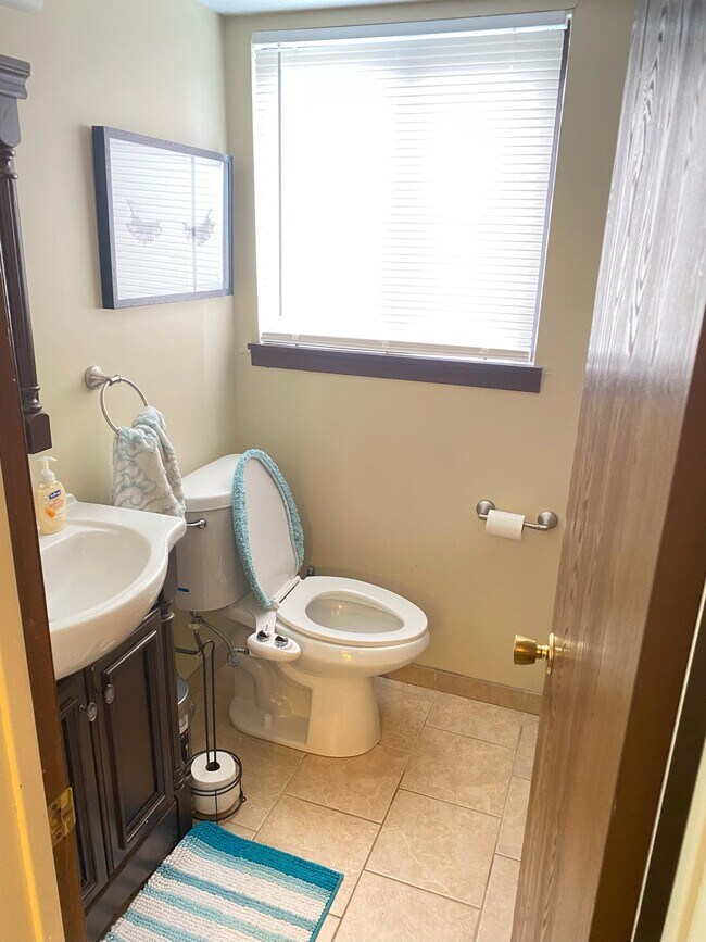 Foto del edificio - 815 Irvine Rd