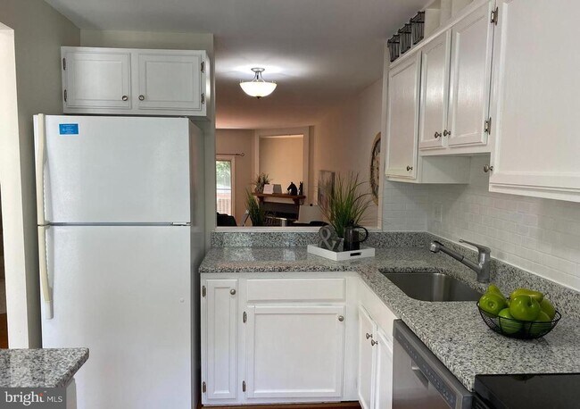 Foto del edificio - 11198 Silentwood Ln