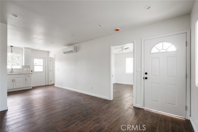 Foto del edificio - 10972 McKinley Ave