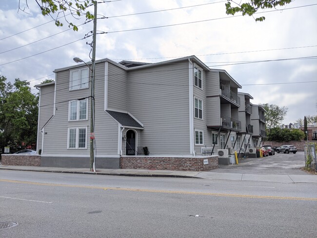 Building Photo - 259 E Bay St