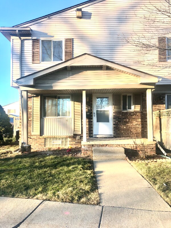 15629 Dupage Blvd, Taylor, MI 48180 Condo for Rent in Taylor, MI