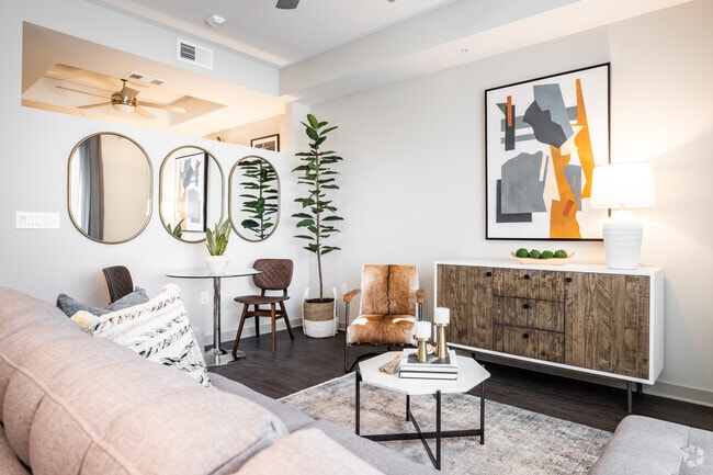 1BR, 1BA - 589SF - The Marlowe