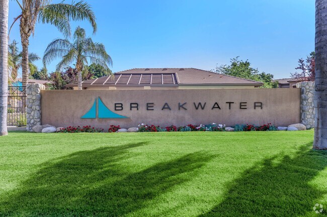 Breakwater Apartments