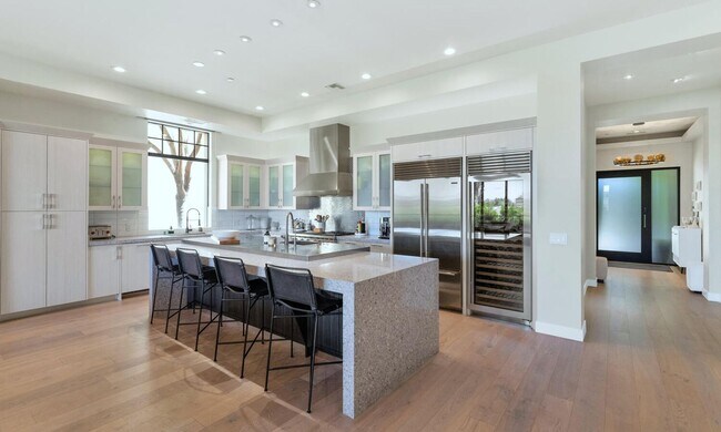 Foto del edificio - Rates Vary: $12,495 - $19,995