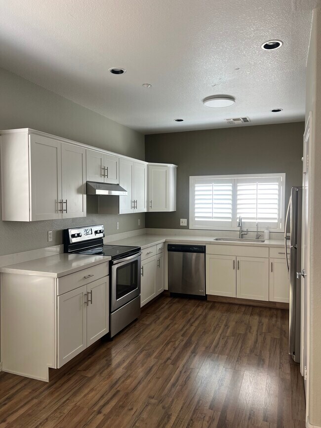 Foto del edificio - 7500 E Deer Valley Rd