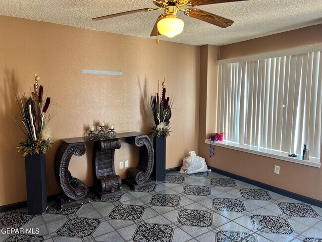 Building Photo - 3924 Tierra Alamo Dr