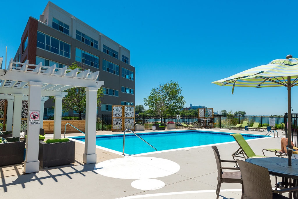 The Shoreline Apartments Cleveland, OH