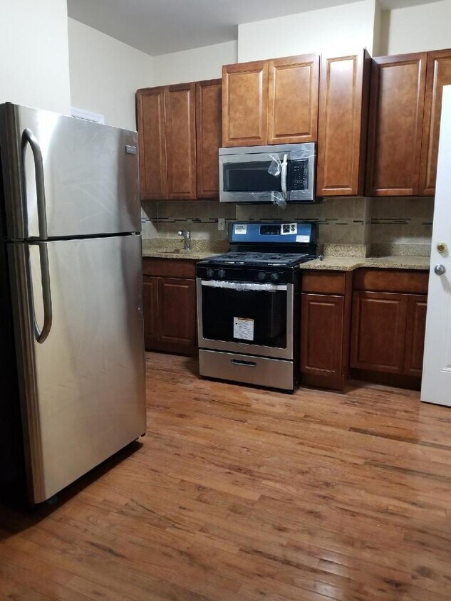 Primary Photo - 1116 Belmont Ave