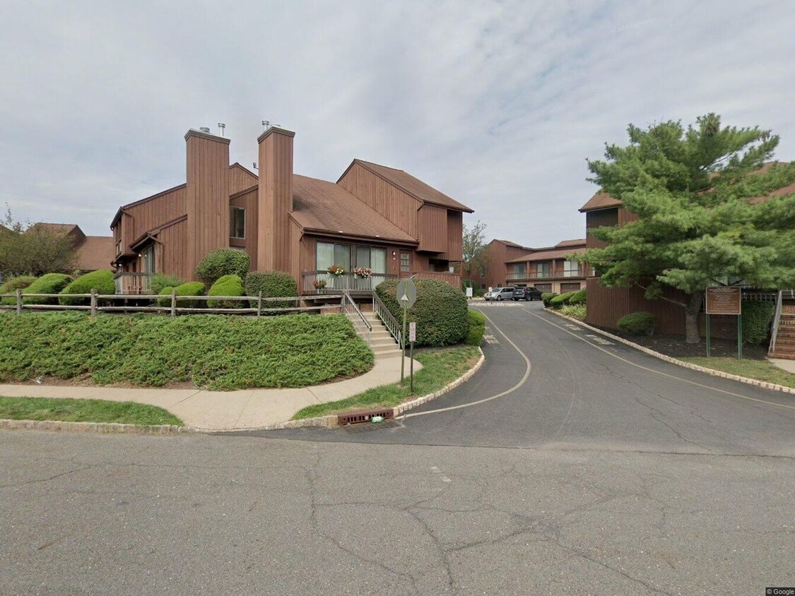 2 Bedroom 2.5 Bath Townhome in Hillsborough - 2 Bedroom  2.5 Bath Townhome in Hillsborough
