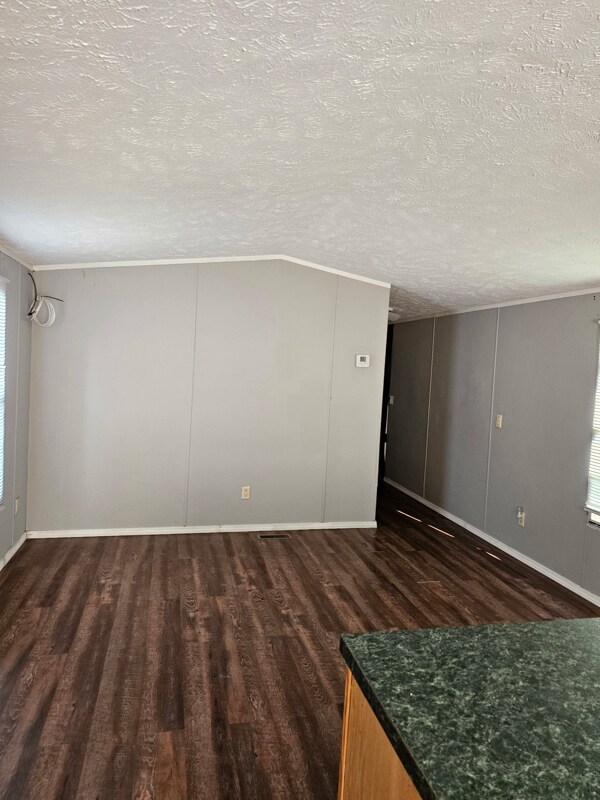 Foto del edificio - 106 Little Brushy Rd