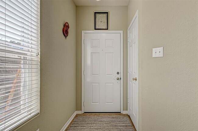Foto del edificio - 19223 Brook Village Rd