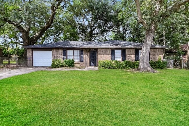 Building Photo - 7720 Mendelwood Dr