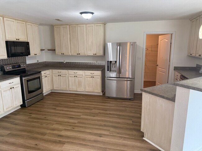 Foto del edificio - 203 Millbury Ct