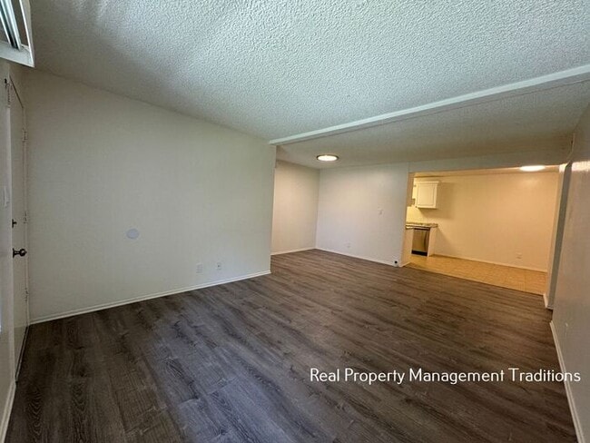 Building Photo - 3 + 2 Condo West Lancaster