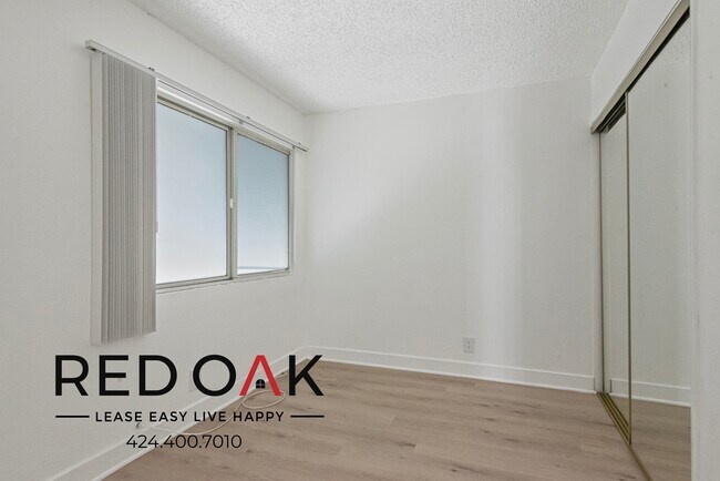 Foto del edificio - ~$400 OFF Each Month + 1 Month Free Parkin...