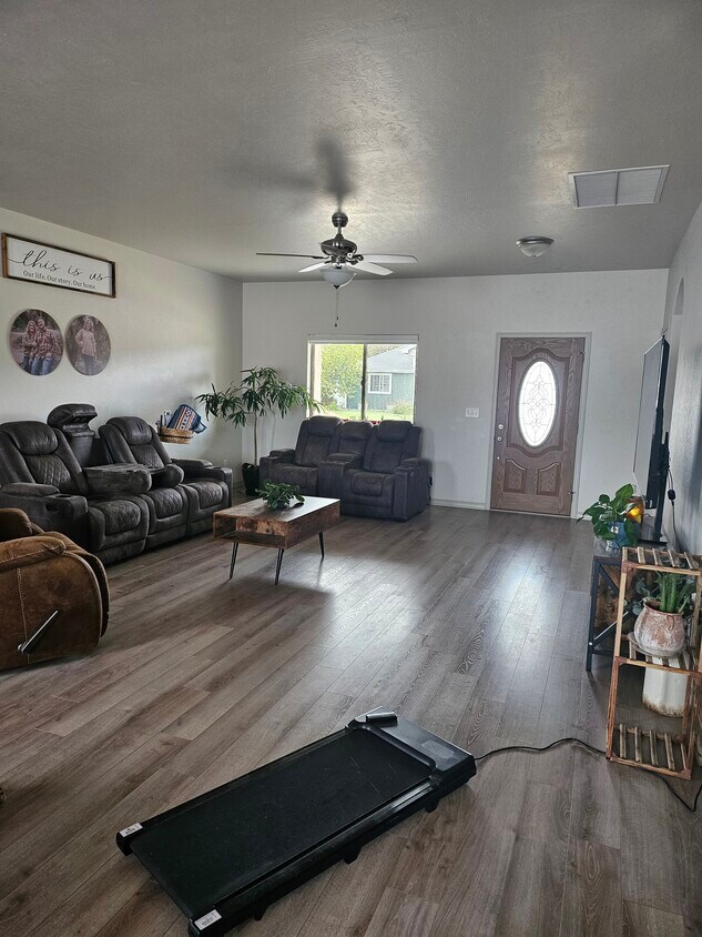 Foto del edificio - 1309 Gold Creek Dr