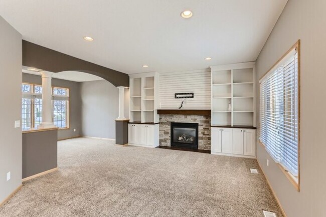 Foto del edificio - 516 Lincoln Drive Ne, St. Michael, MN, 55376