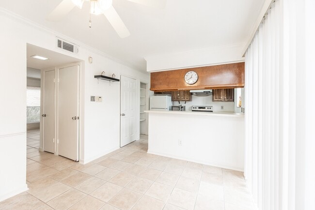 Foto del edificio - 2120 Wilcrest Dr