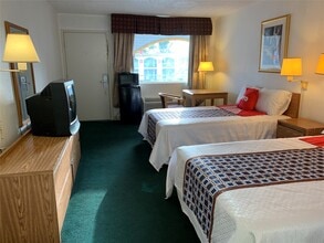 Building Photo - 15919 East Fwy