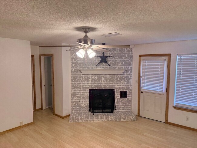 Foto del edificio - 663 Duke Ave