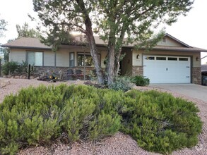 Building Photo - 1002 S Carson City Cir