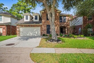 Building Photo - 3808 Armand Dr