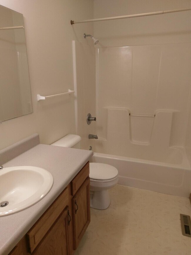 Foto del edificio - 901 Fishlock Ave