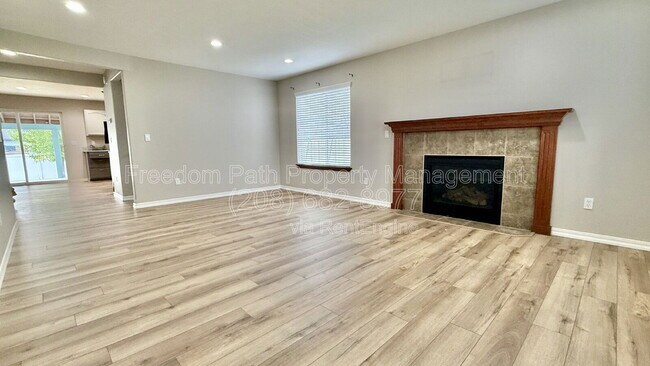 Foto del edificio - 6587 N Harris Hawk Ln