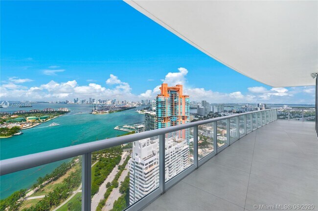 Building Photo - 100 South Pointe Dr