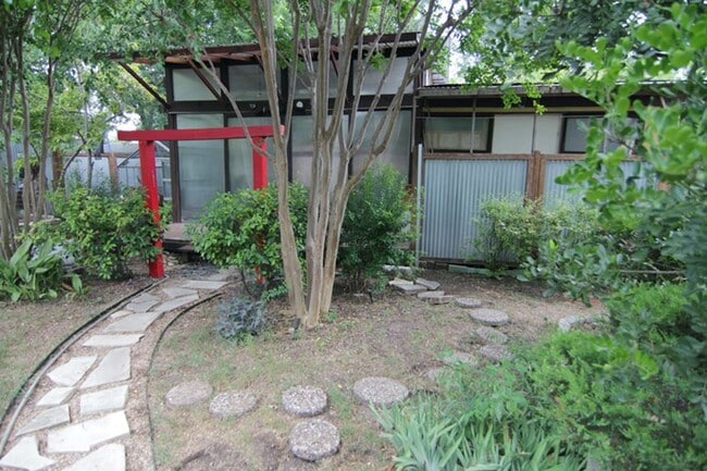 Building Photo - 1045 Rosemont St